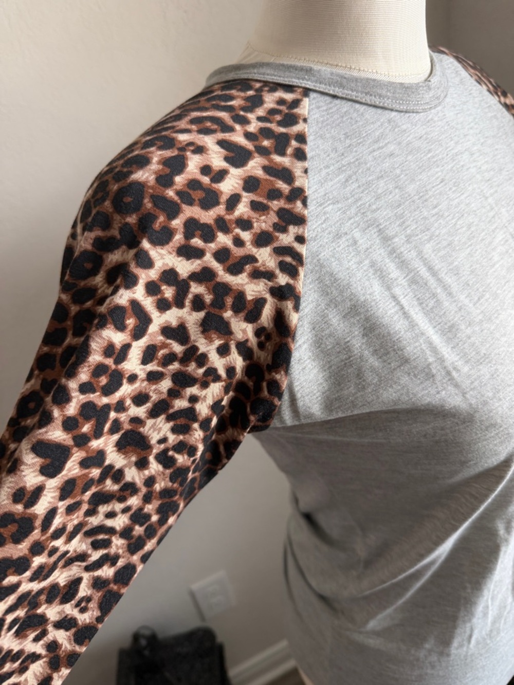 Lularoe Randy Cheetah Top - Picture 2 of 4